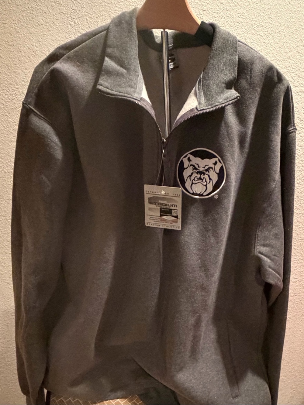 Stadium Athletics Charcoal Grey Bulldog Quarter-Zip Sweatshirt NWT - Size 2 XL